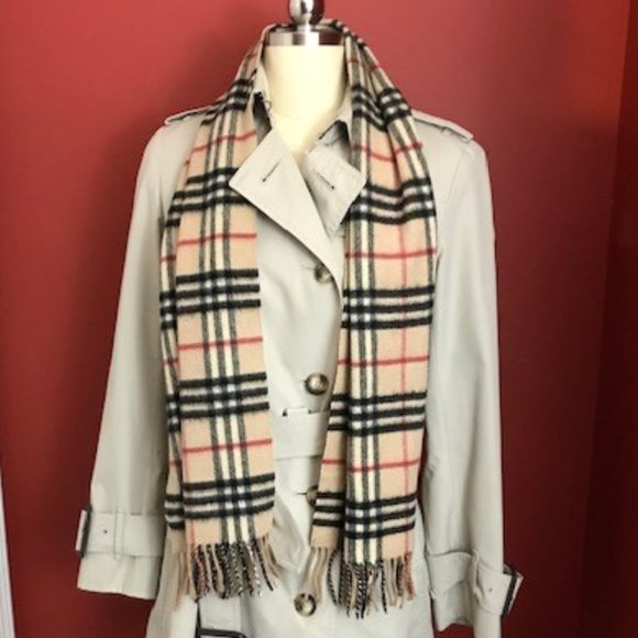 BURBERRY Nova Check Cashmere Scarf - Picture 2 of 4